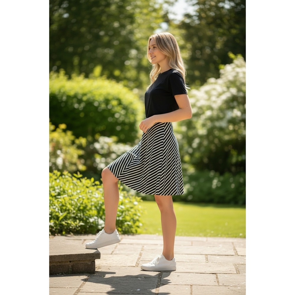 Ann‎ Taylor Petite Black White Stripe A Line Skirt Size MP